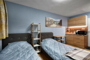 Top Center, Sea Garden, Brand New Studio - Majestic